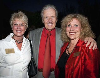  Cille & Verne Swaback (event hosts), Joyce Buekers (founder/executive director)